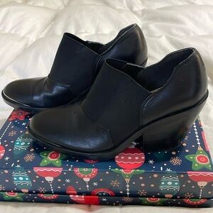 NAYA |Acre|Black |Leather|Block Heel|Stretch Panel|Slip-On|Ankle Boots|Size 7.5